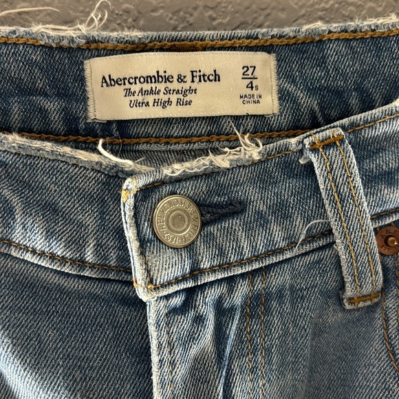 Abercrombie & Fitch The Ankle Straight Ultra High
Rise Jeans - Picture 6 of 10